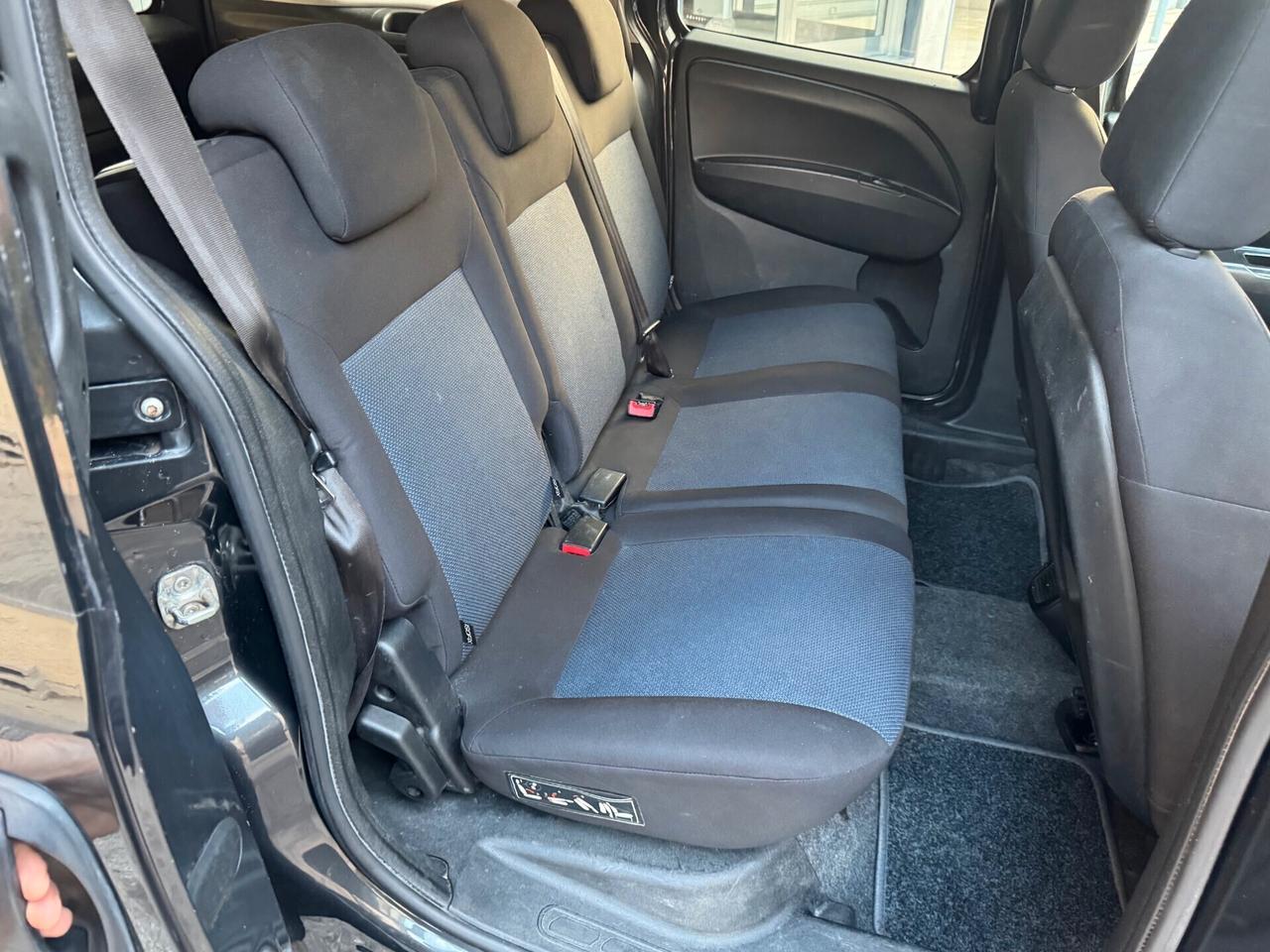 OPEL COMBO 1.6 CDTI 105 CV. 5 POSTI GANCIO TRAINO