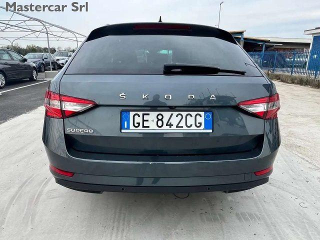 SKODA Superb Superb Wagon 2.0 tdi Executive 150cv dsg GE842CG