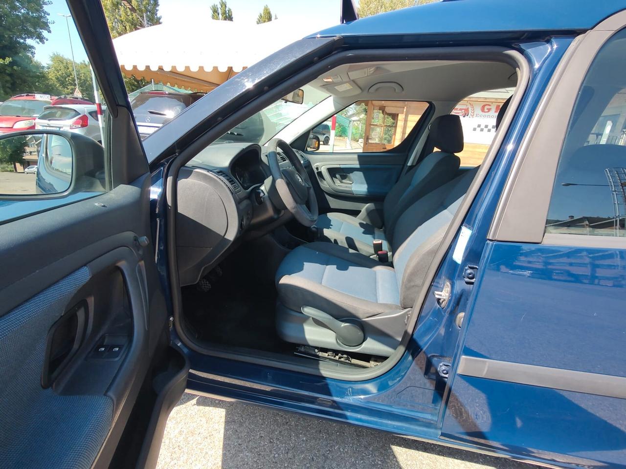 Skoda Roomster 1.2 12V 70CV Easy SENSORI RETRO, GARANZIA L.12 MESI, OK NEOPATENTATI