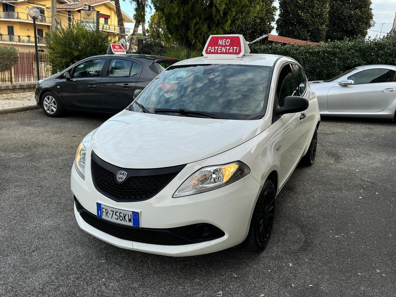 Lancia Ypsilon 1.2 69cv Elefantino - NEOPATENTATI