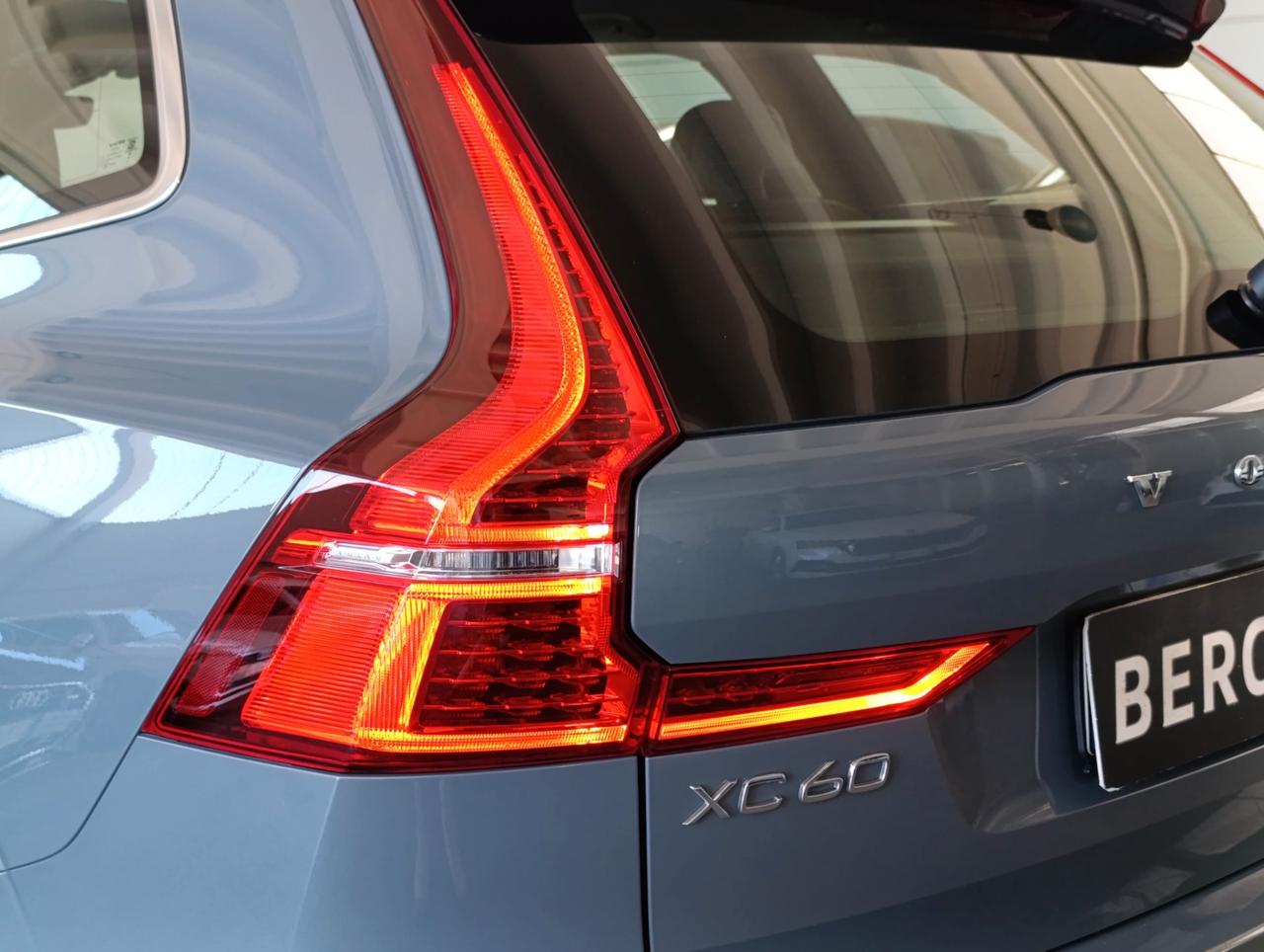 Volvo XC60 2.0 b4 Core awd auto