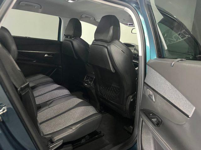 PEUGEOT 5008 BlueHDi 130 S&S Allure