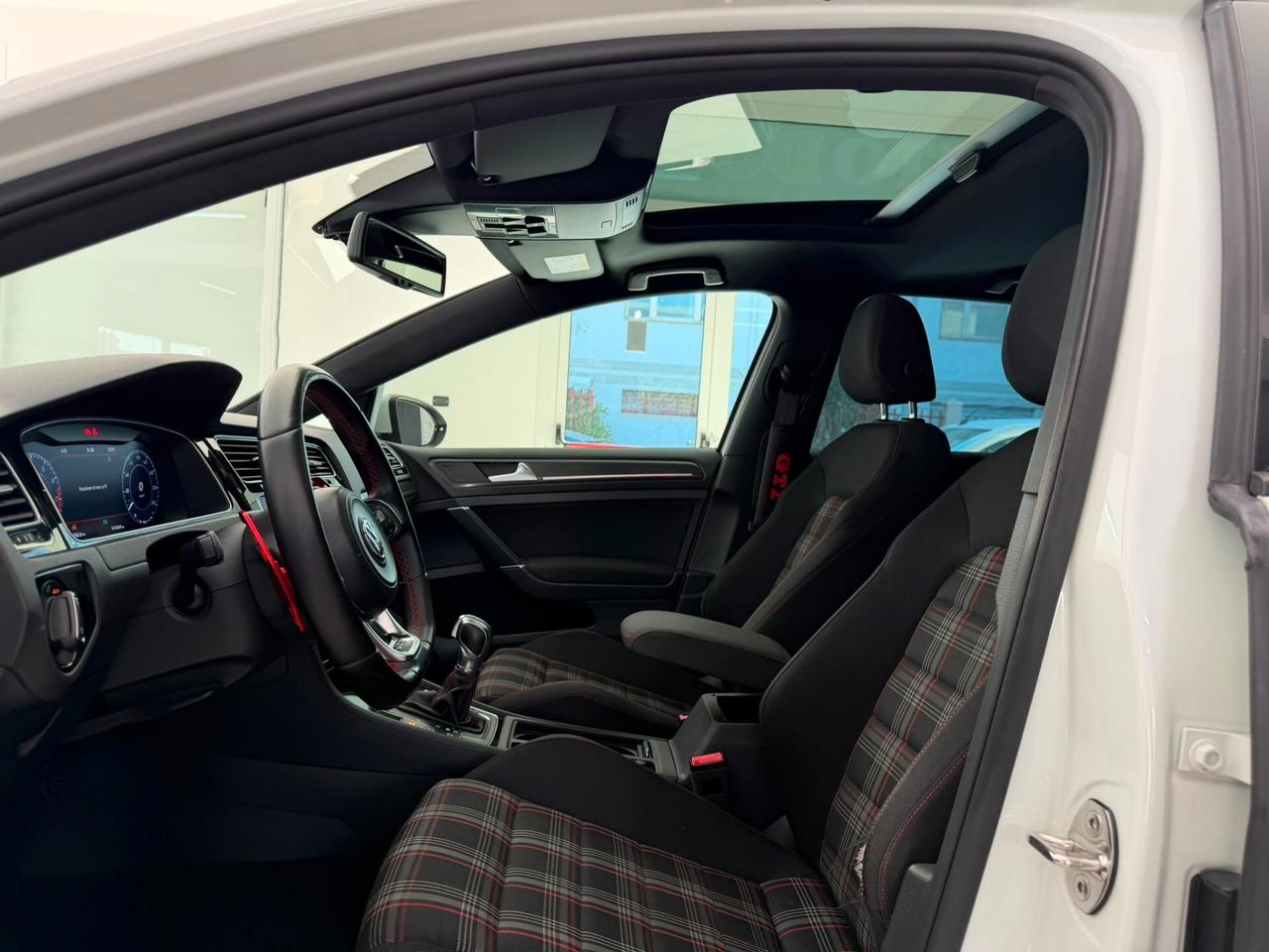Volkswagen Golf GTI Performance 2.0 245 CV TSI DSG 3p. BMT
