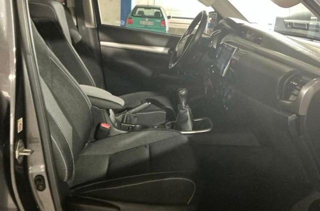 TOYOTA Hilux 2.4 D-4D 2WD 4 porte Double Cab Lounge