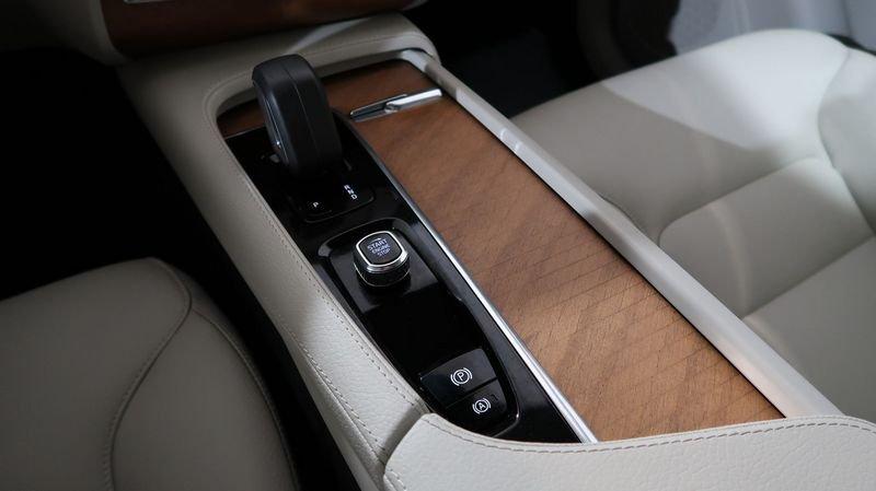 Volvo XC90 Plug-In Hybrid T8 AWD Plug-in 7p R. Inscr. Expr.