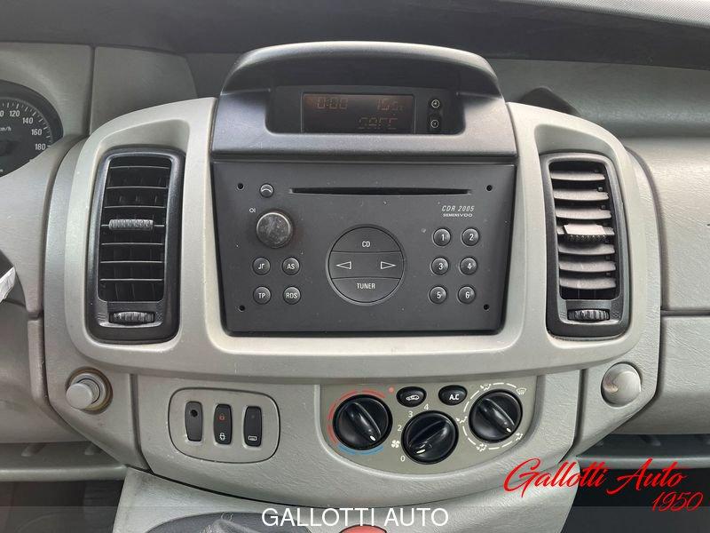 Opel Vectra 2.5 dti 135cv 8posti - PEDANA DISABILI