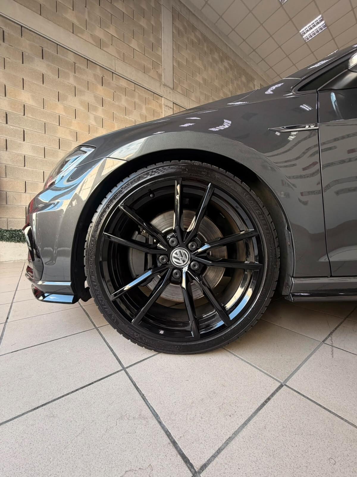 Volkswagen Golf 7.5 R 2.0 TSI DSG - GARANZIA