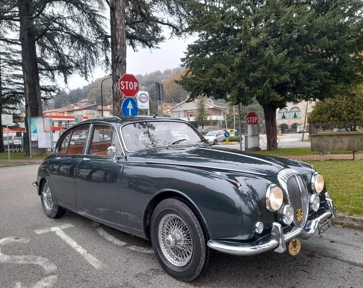 Daimler Altro 250 v8