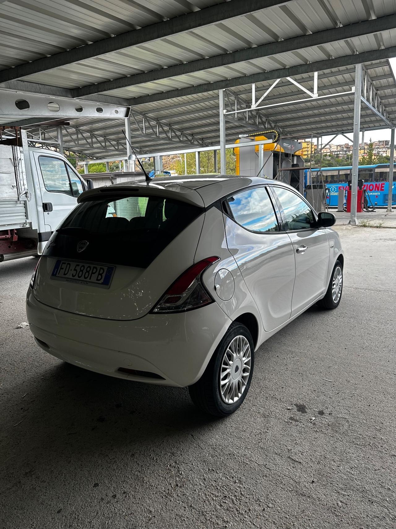 Lancia Ypsilon 1.3 MJT 16V 95 CV 5 porte S&S Gold