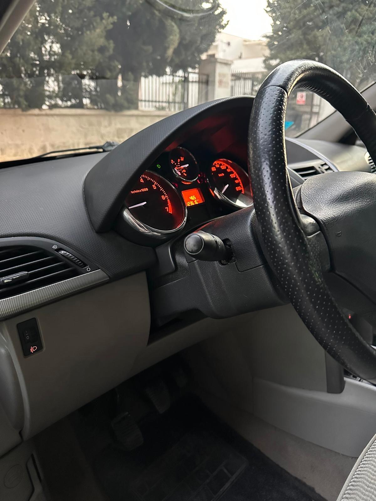 Peugeot 207 1.4 SOLO 120.000KM