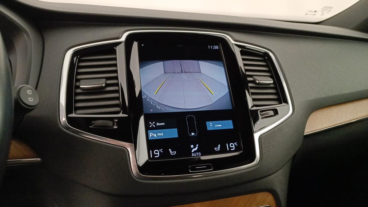 VOLVO XC90 2.0 b5 Momentum Pro awd 7p.ti geartronic