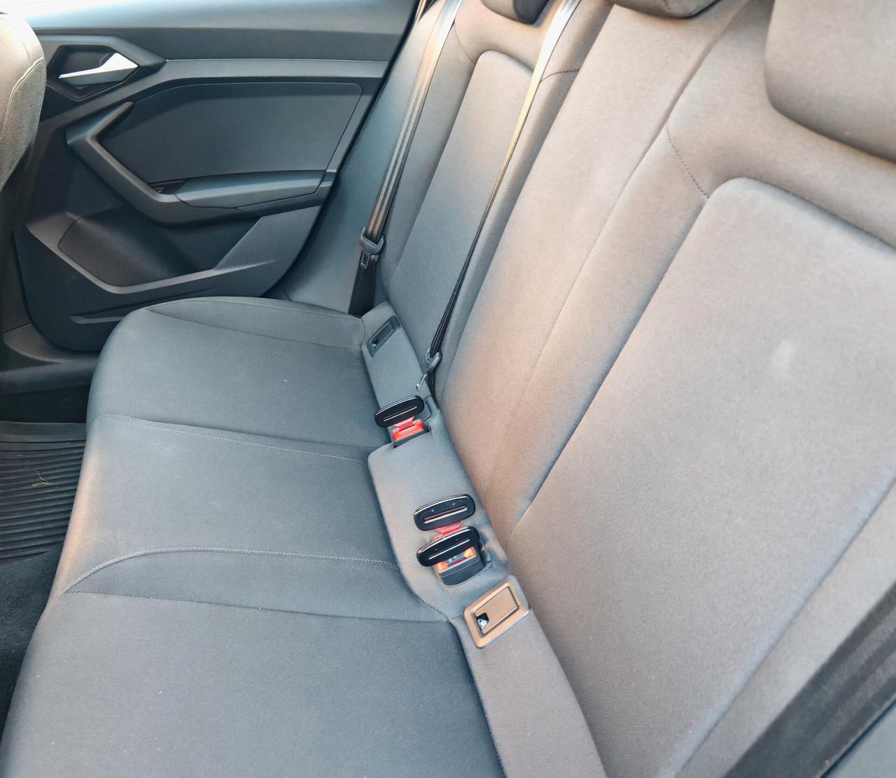 Audi A1 citycarver 30 TFSI Identity Contrast