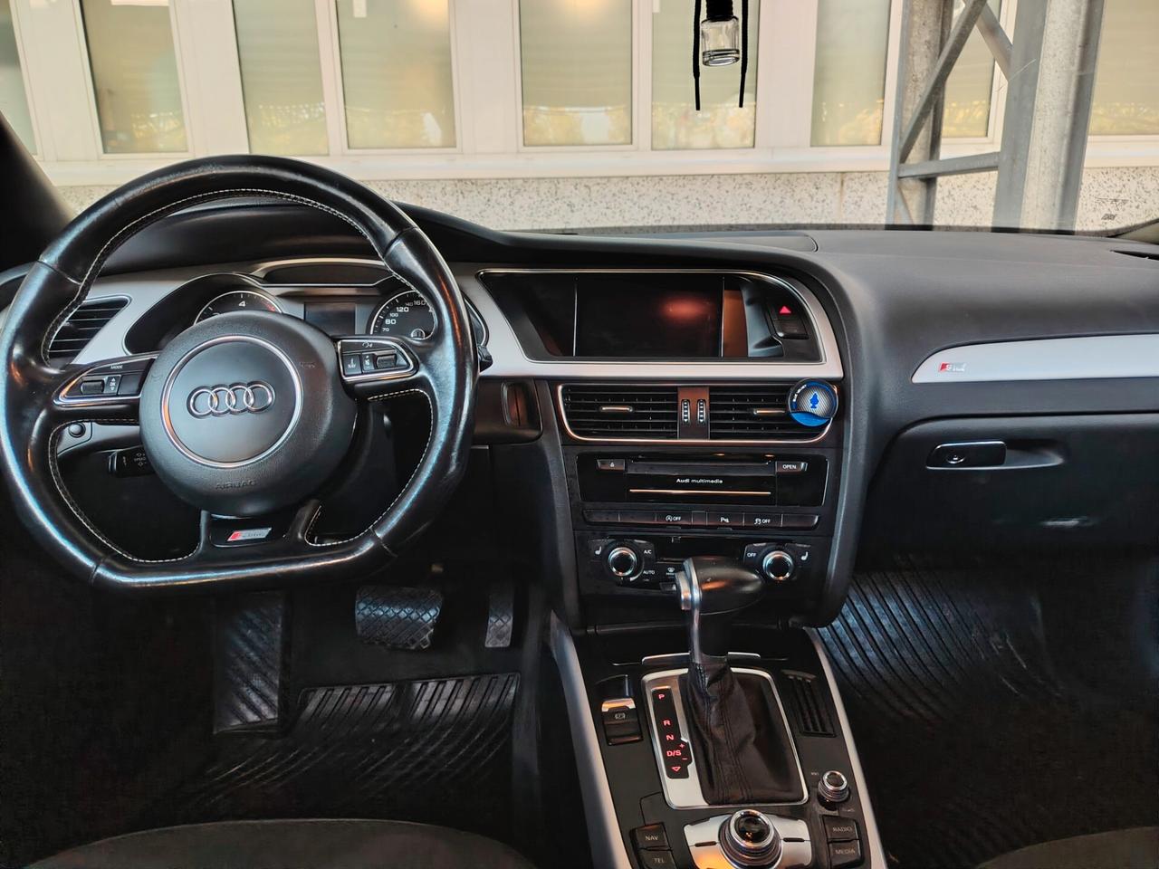 Audi A4 2.0 TDI clean diesel Business