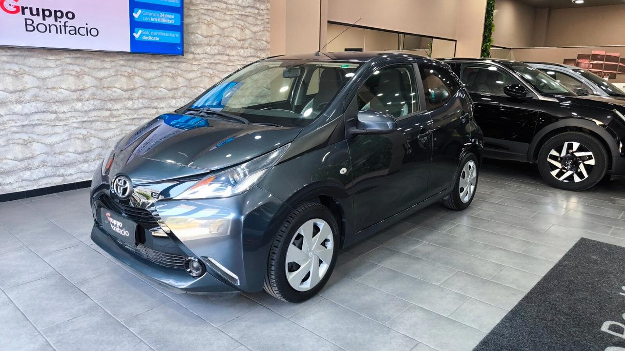 Toyota Aygo 1.0 VVT-i 69 CV 5 porte x-business MMT