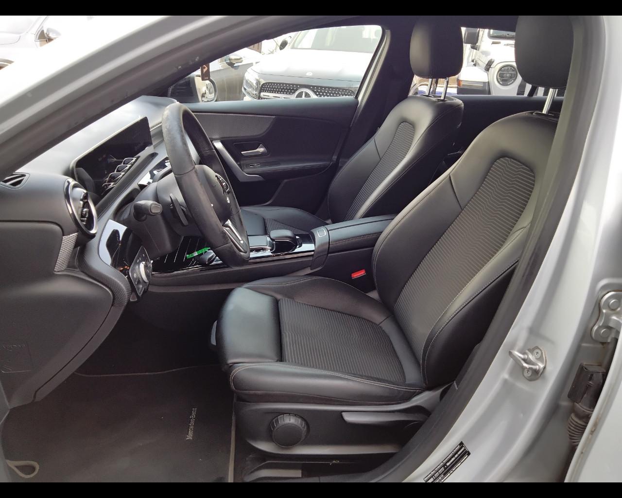 Mercedes-Benz Classe A - W177 2018 - A 180 d Sport auto