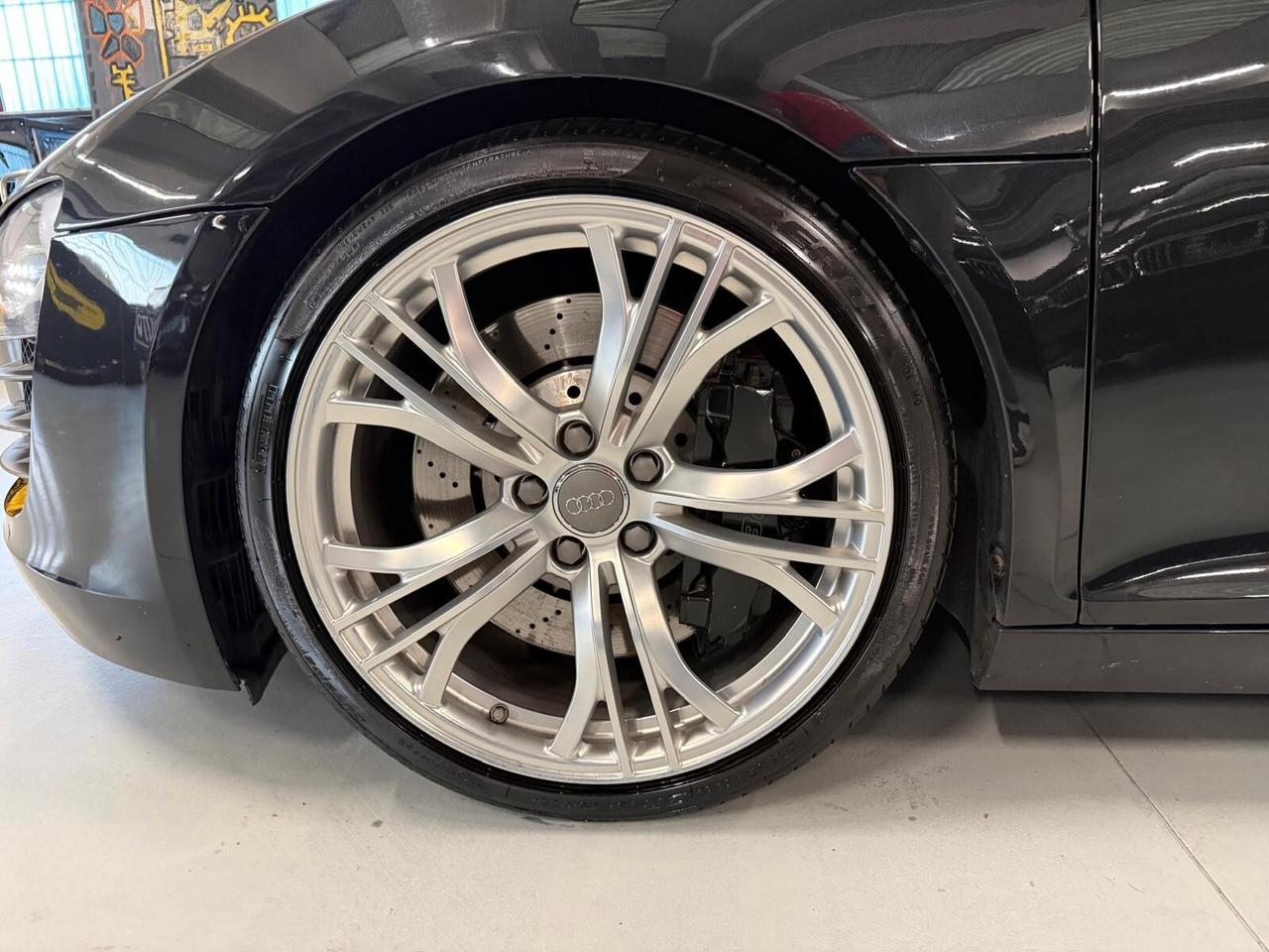 Audi R8 4.2 V8 FSI quattro R tronic