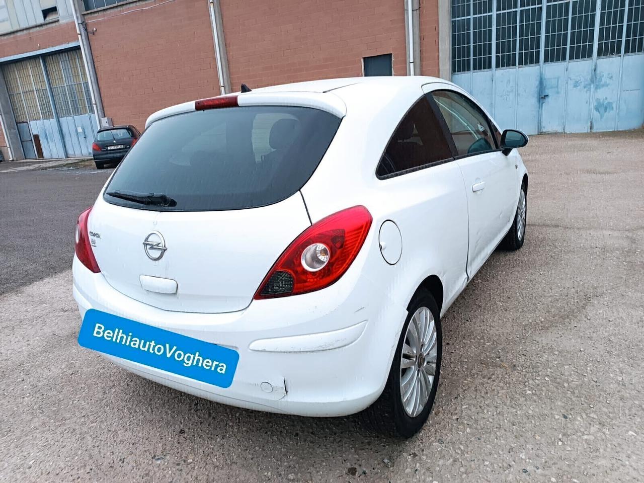 Opel Corsa 2011---1.2 Benzina Neopatentati