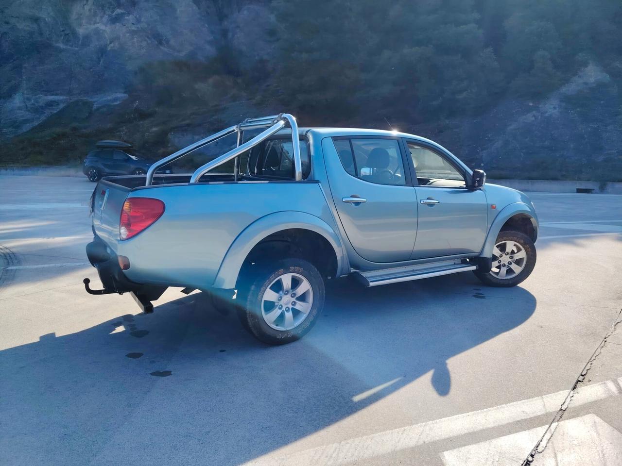 Mitsubishi L200 2.5 DI-D 136CV DC Invite DPF-Clima-Gancio-2012-Soli 130.000 KM-