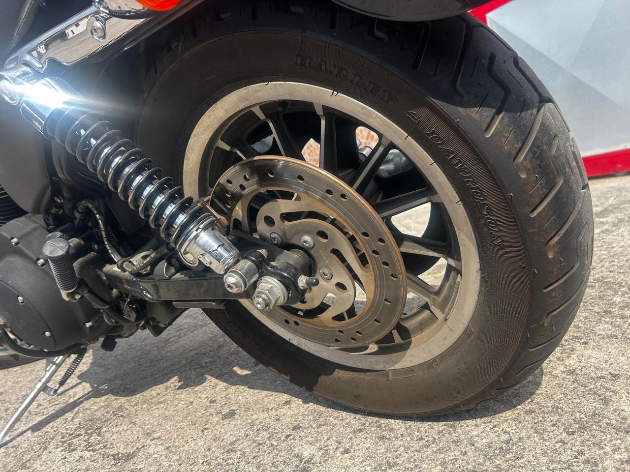 Harley-davidson 883 Sportster R