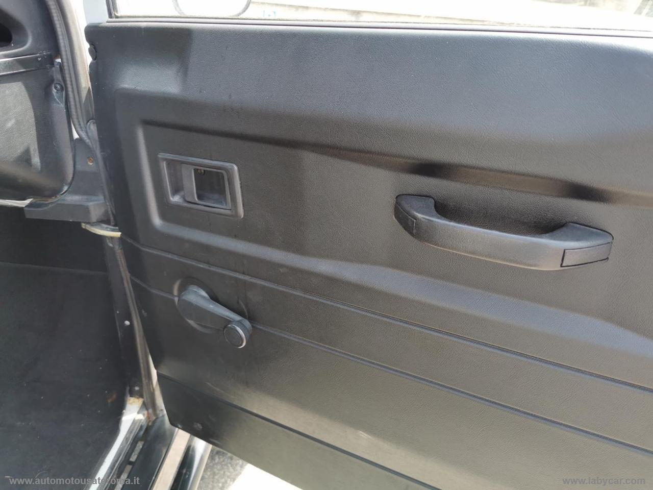 LAND ROVER Defender 90 2.5 Td5 Soft-Top