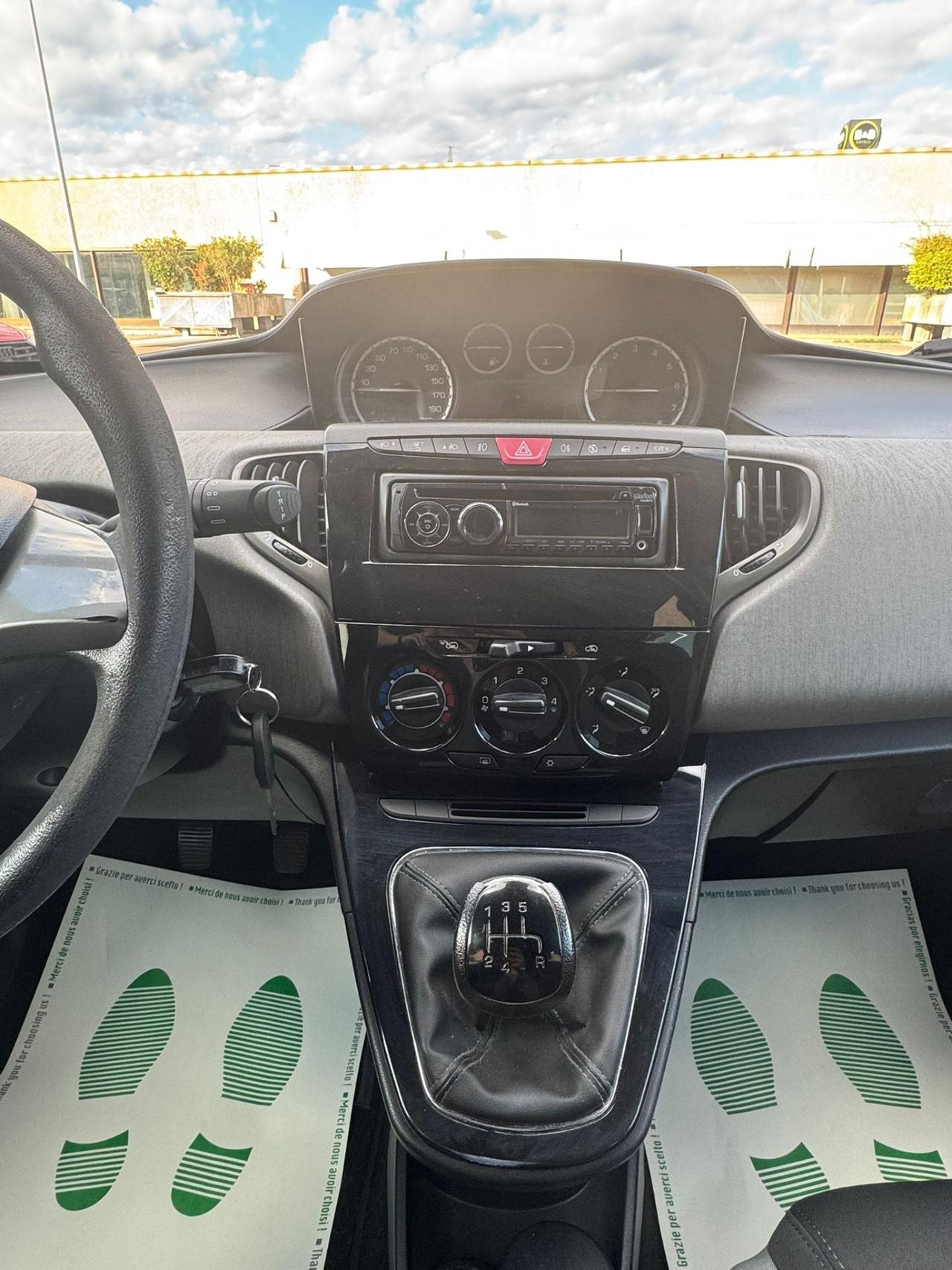 Lancia Ypsilon 1.2 69 CV 5 porte S&S Platinum