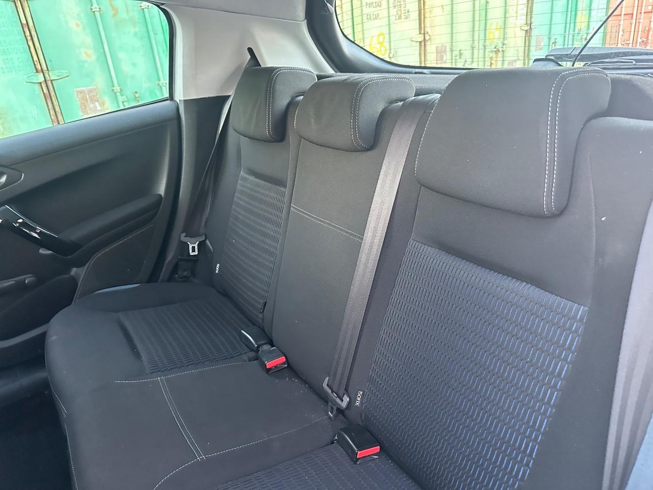 Peugeot 208 1.4 HDi 68 CV 5 porte Access