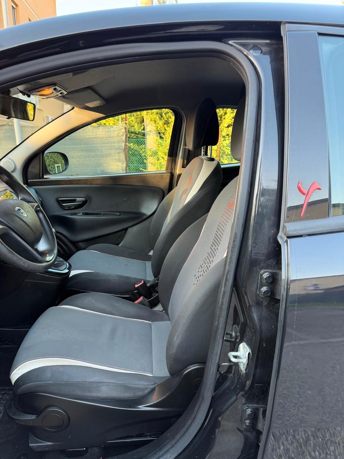 Lancia Ypsilon 0.9 METANO - NEOPATENTATI - 12 MESI DI GARANZIA -