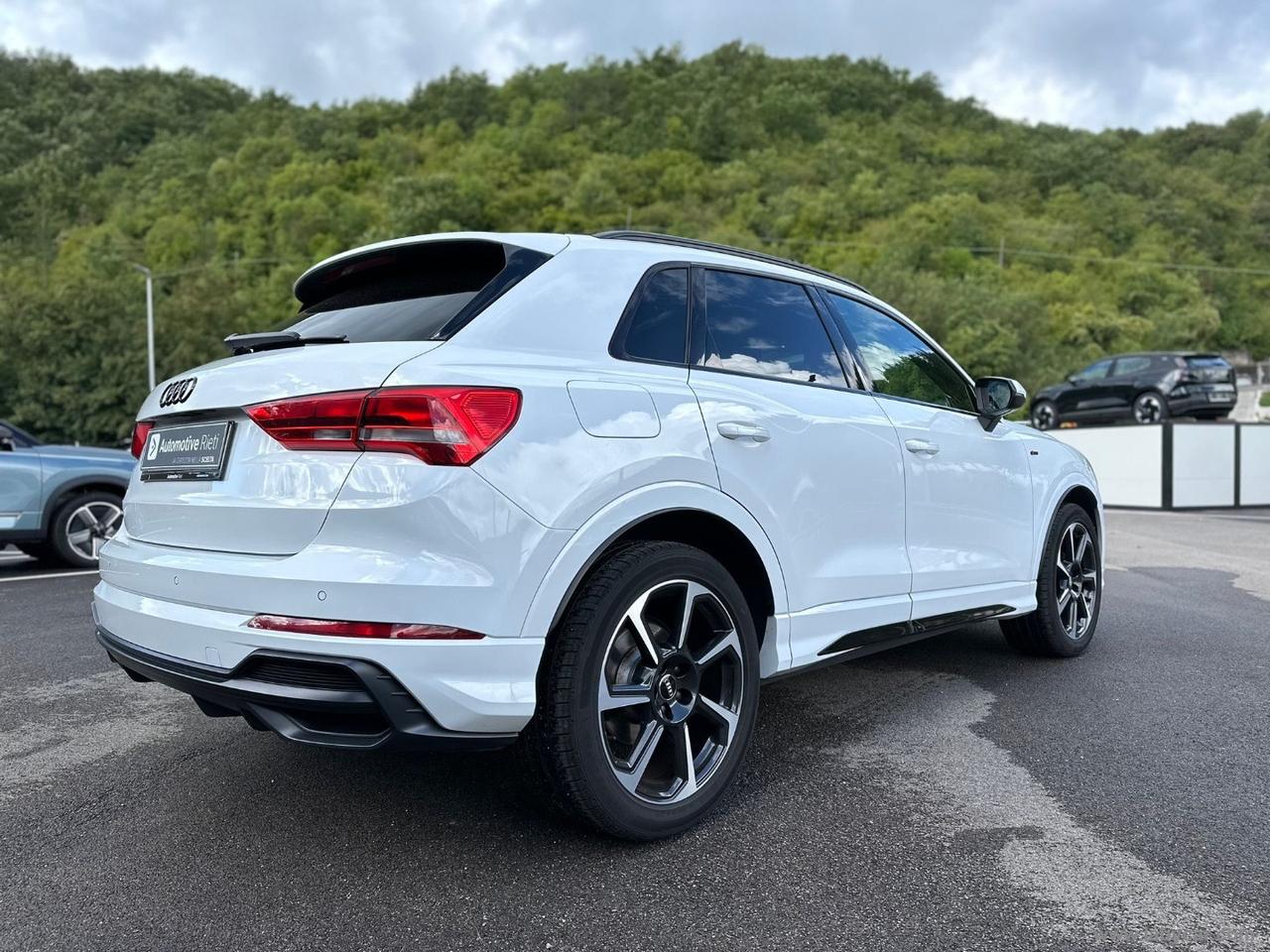 AUDI Q3 35 TFSI S line edition