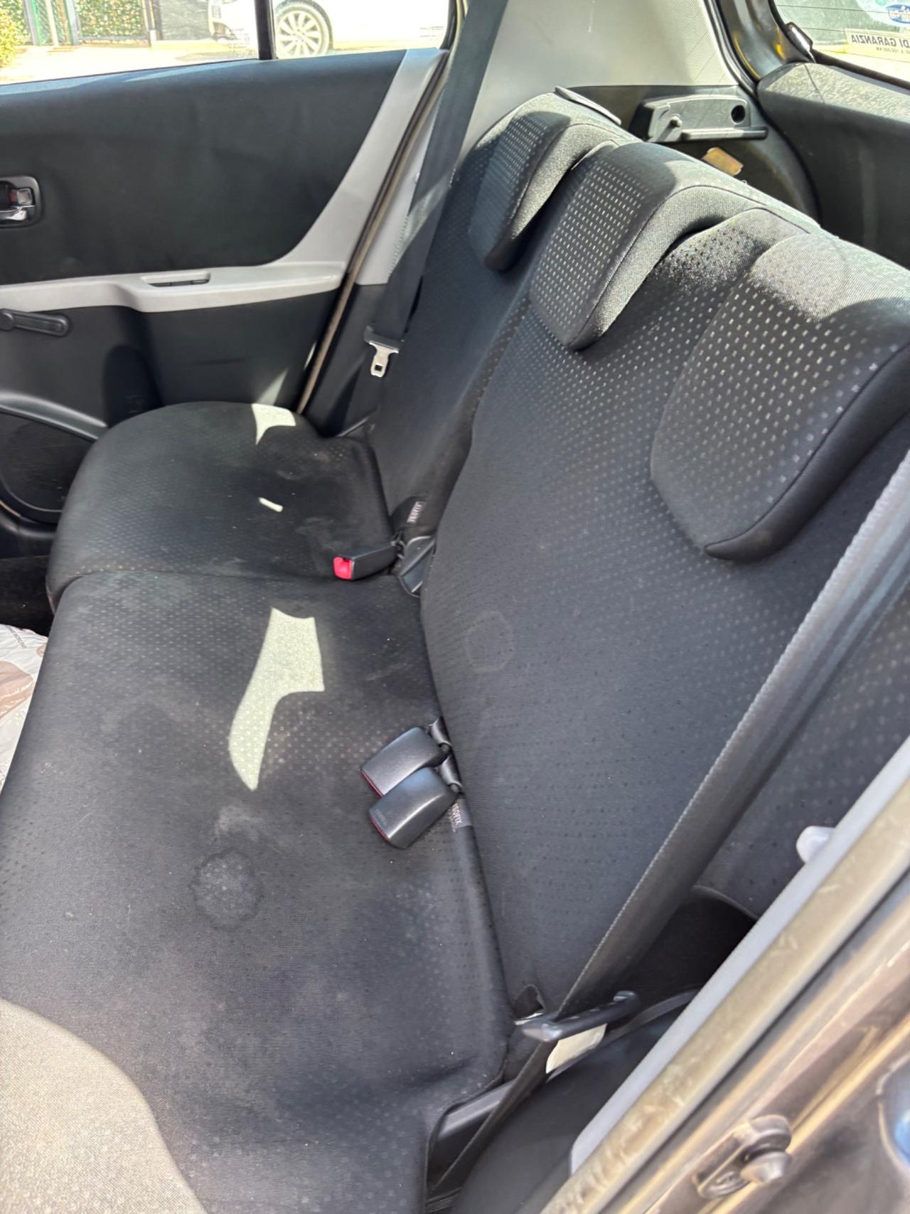 Toyota Yaris 1.3 5 porte Sol neo patentato