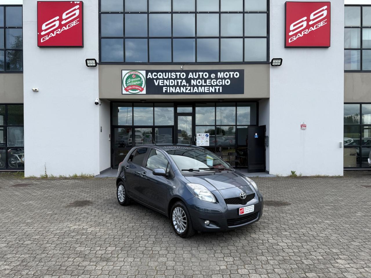 Toyota Yaris 1.3b. - 5p. |75000 KM!|NEOPATENTATI