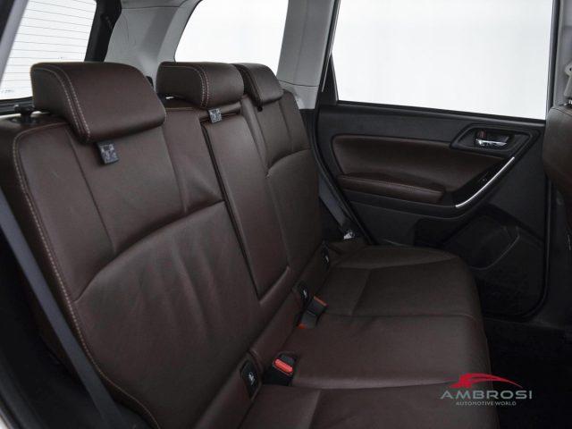 SUBARU Forester 2.0i e-boxer Un Limited Saas lineartronic