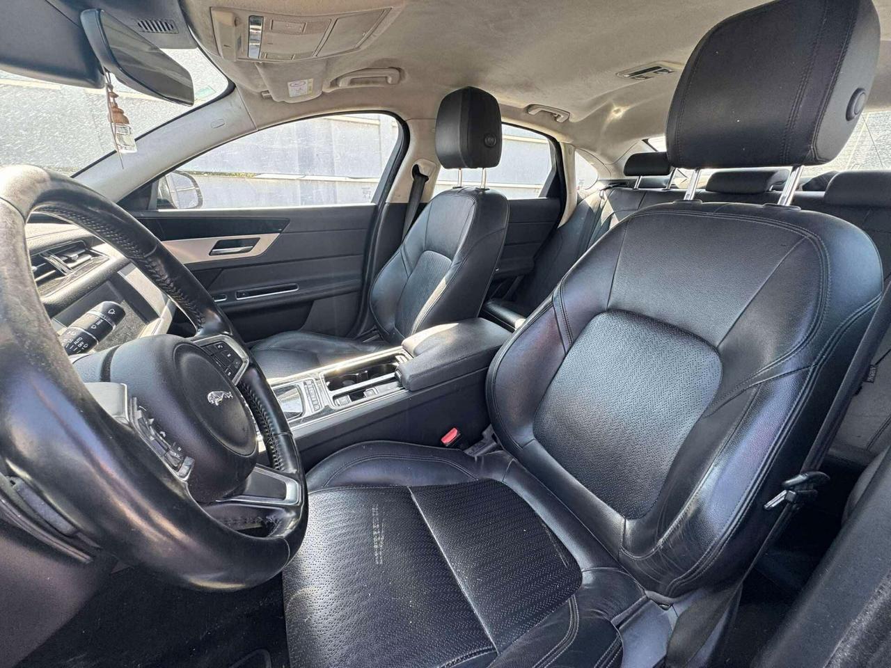 Jaguar XF 2.0 D 180 CV Prestige-2019