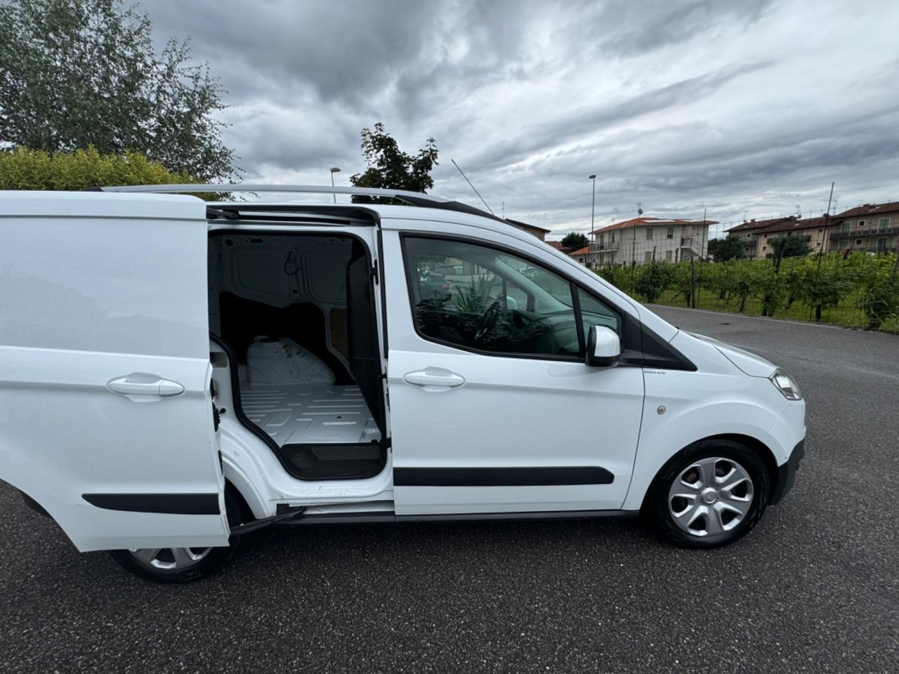 Ford Tourneo Courier Tourneo Courier 1.5 TDCI 95 CV Titanium