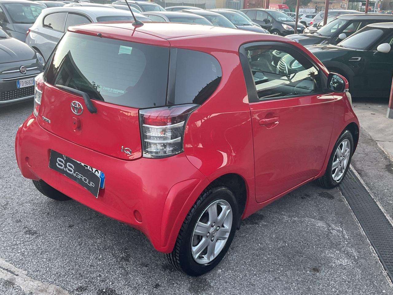 Toyota iQ 1.0 -neopatentati-rate-garanzia-permute