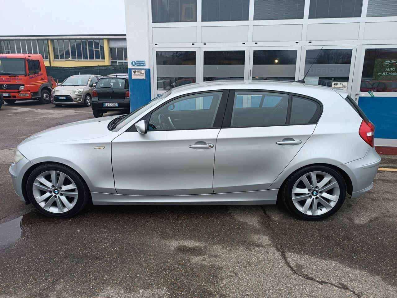 Bmw 120 120i cat 5 porte Eletta