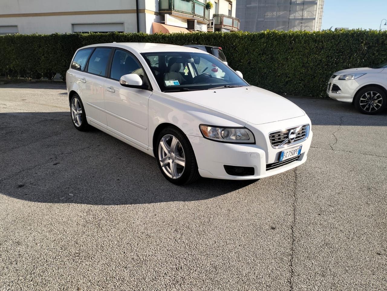 Volvo V50 DRIVe POLAR 1.6 d KM 228.000