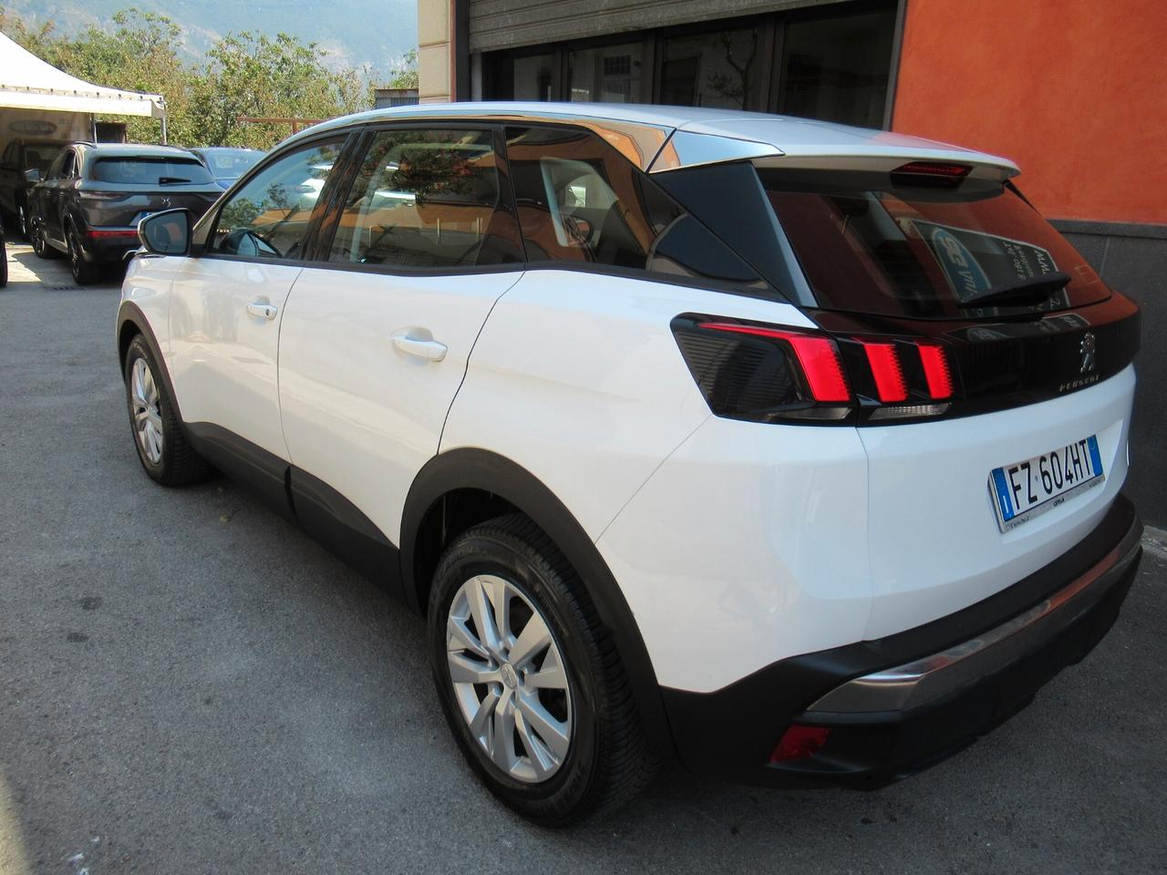 Peugeot 3008 BlueHDi 130 S&S EAT8 Business