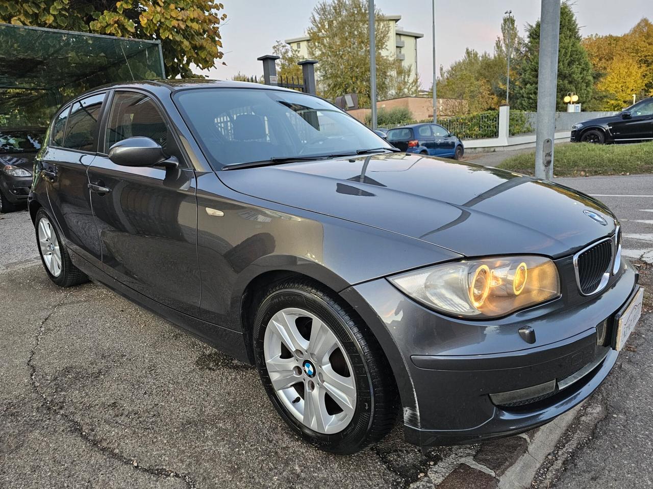 Bmw 118d 143cv Futura DPF*Navi*Bi-Xeno*Pdc*5 Porte