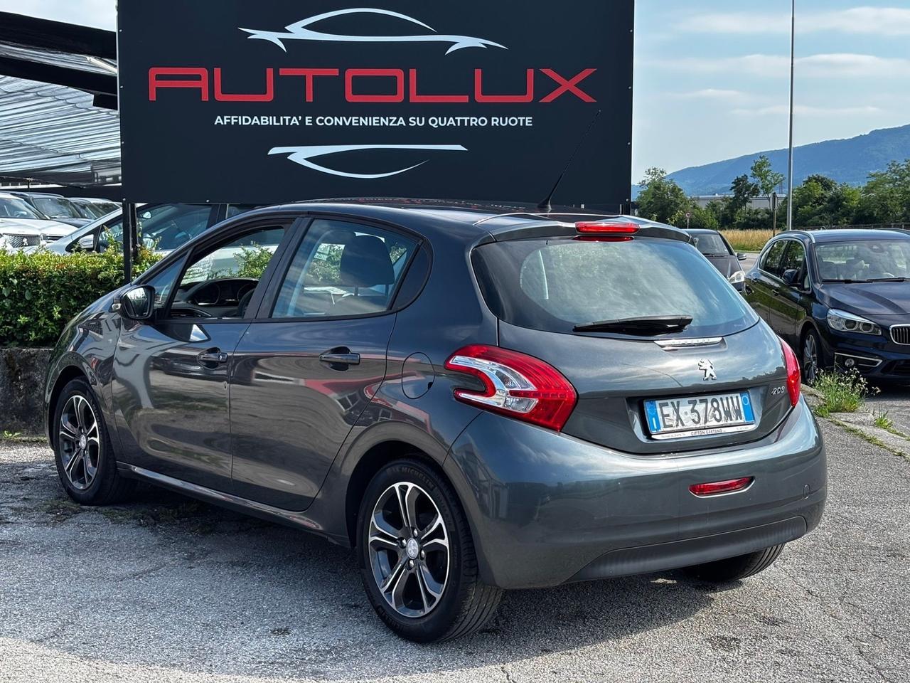 Peugeot 208 1.4 HDi 68 CV 5 porte OK NEO PATENTATI