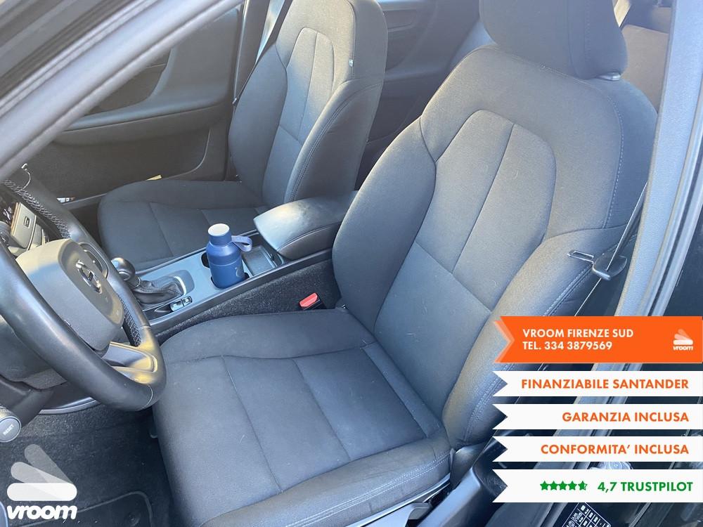 VOLVO XC40 (2017-->) XC40 T2 Momentum Pro