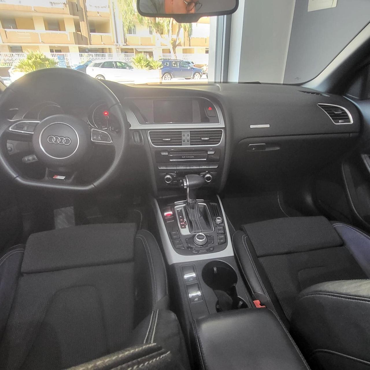Audi A5 Cabrio 2.0 TDI 177 CV Ambiente
