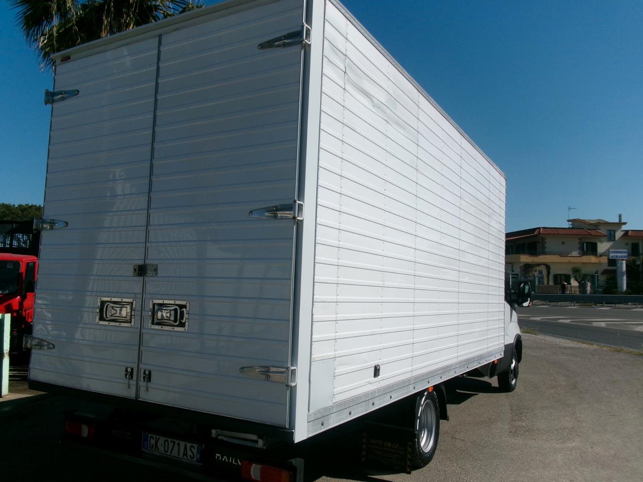 Iveco Daily 35C14 2.3 140CV E6D FURGONE IN LEGA 5 METRI 10 PEDANE