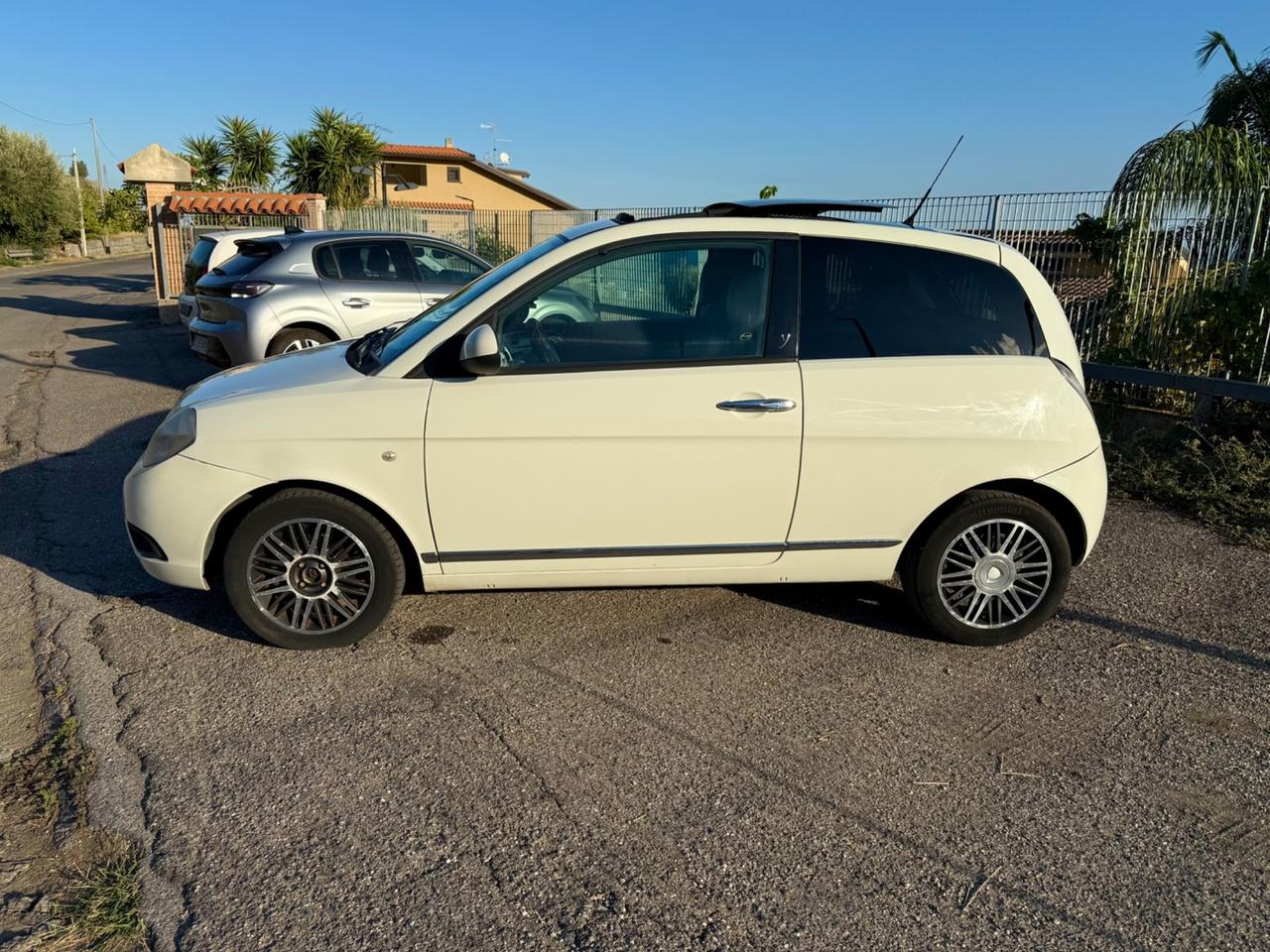 LANCIA YPSILON 1.3 MJT 75 CV PLATINUM