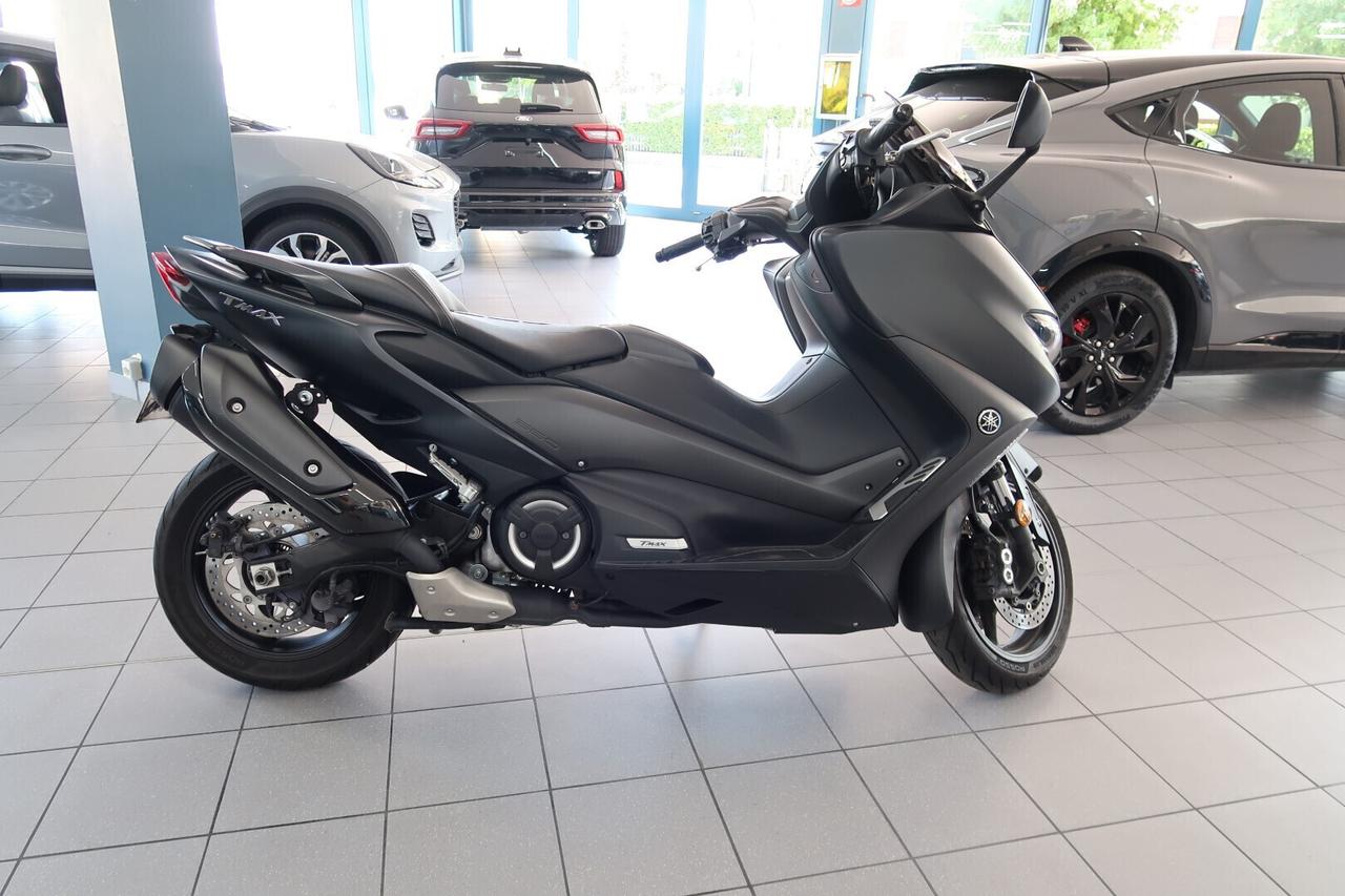 Yamaha TMAX 560