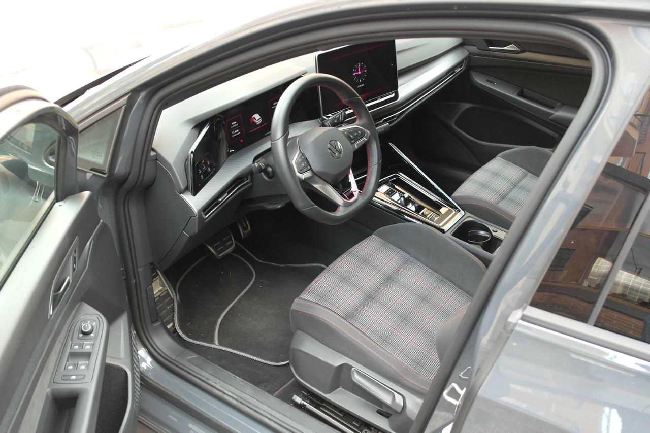 Volkswagen Golf GTI 2.0 TSI DSG