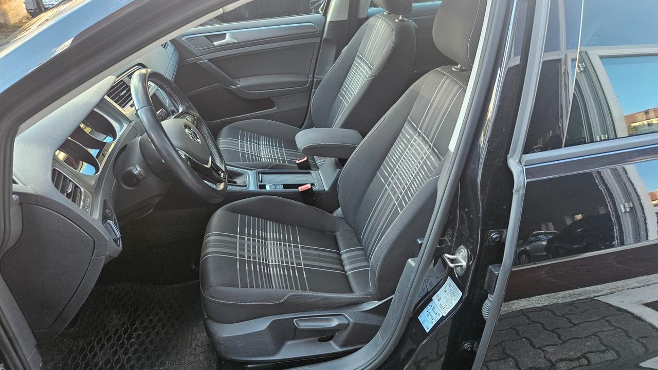 Volkswagen Golf 5p 2.0 tdi LOUNGE 150cv NAVY-SED.RISC.