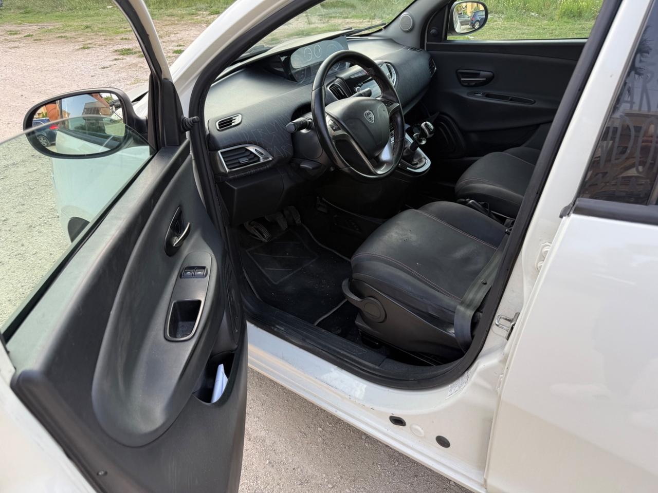 Lancia Ypsilon 1.2 69 CV 5 porte PERMUTE