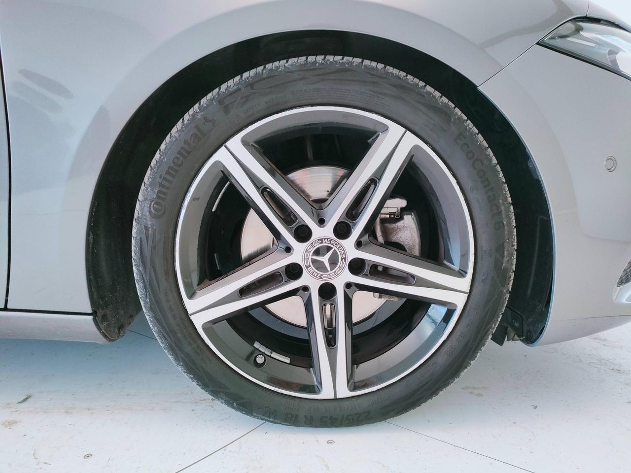 Mercedes-Benz Classe A - W177 2018 - A 180 d Sport auto