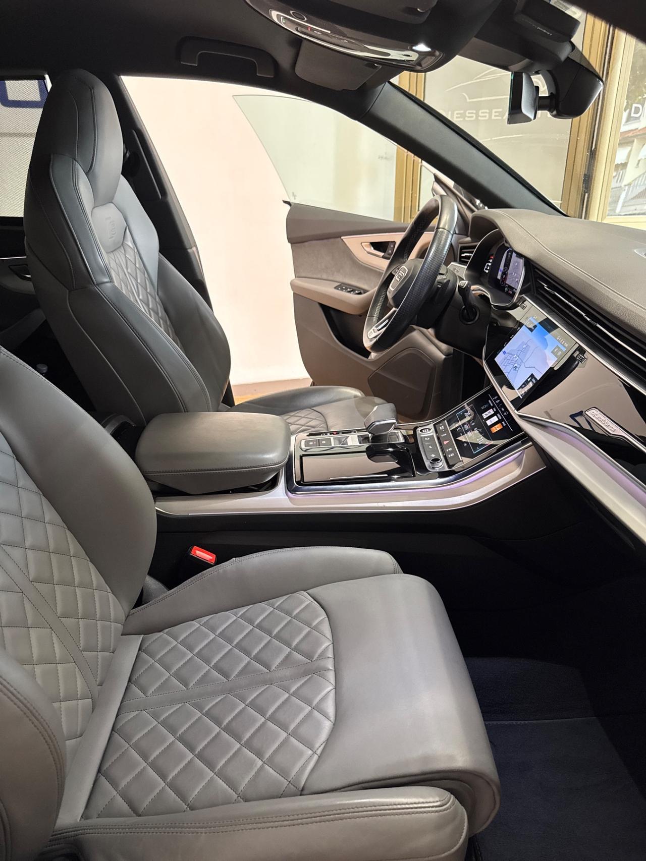 Audi Q8 45 TDI mhev Sport