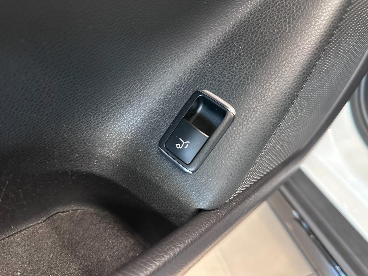 Mercedes GLA 200 d Night Edition auto